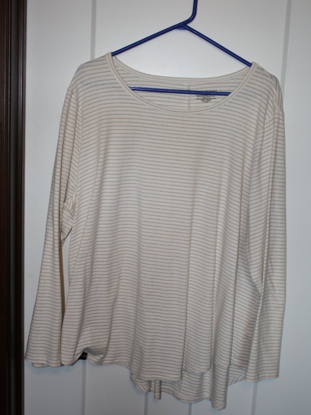 Lane Bryant Long sleeve Tee white with gold metallic stripes, size 22/24